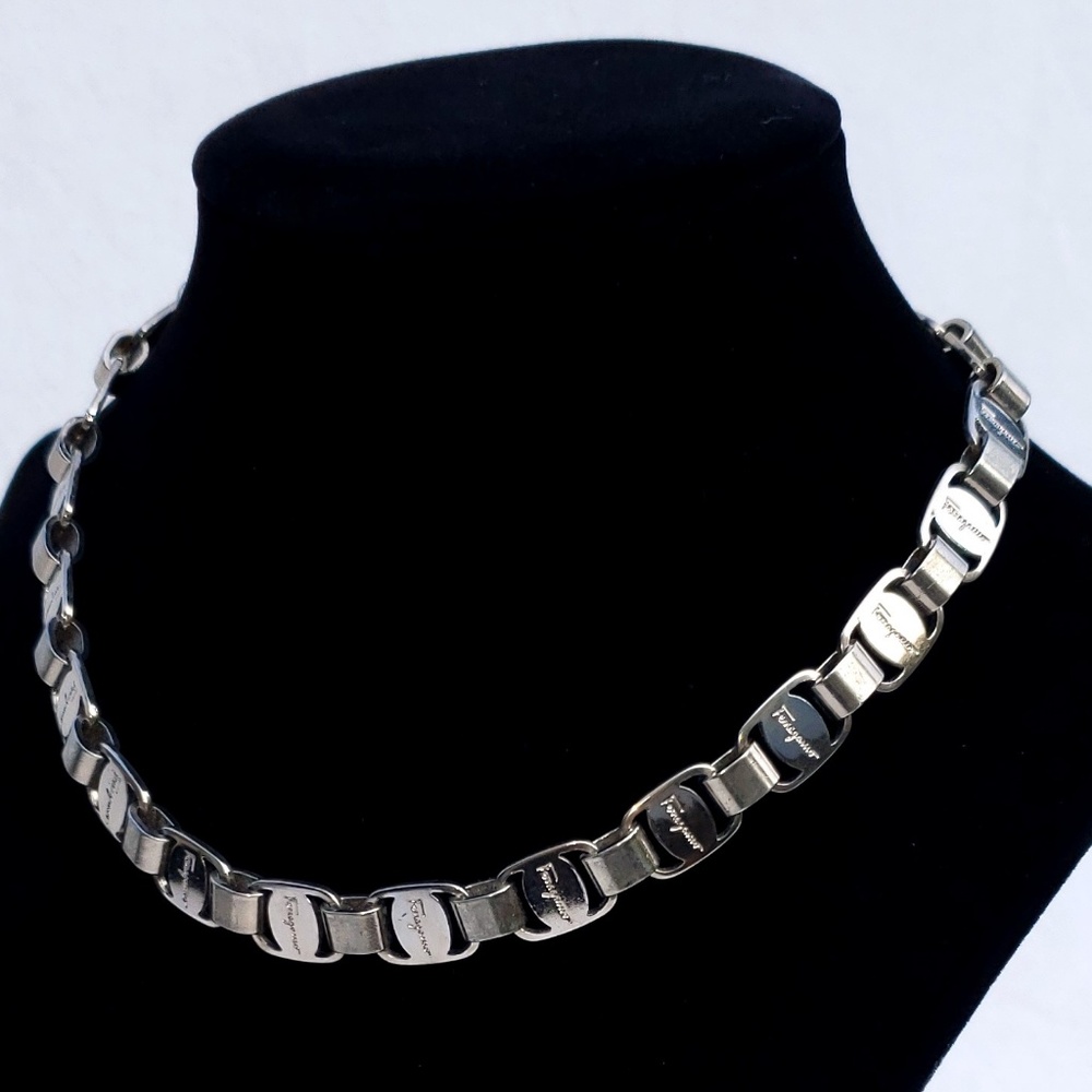 Heirloom-quality Salvatore Ferragamo Chain Link Ne